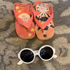Havaianas and sunglasses bundle